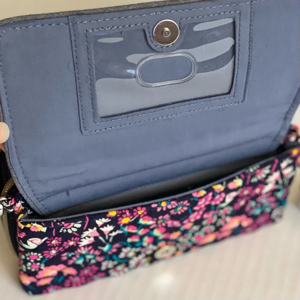 NWT Vera Bradley VBU RFID Compact Crossbody Bag in Petite Garden - Picture 8 of 14